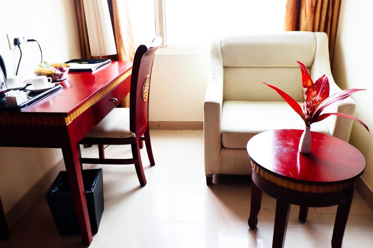 Hotel Crestmont Ashapurna Jaipur, Banipark Esterno foto