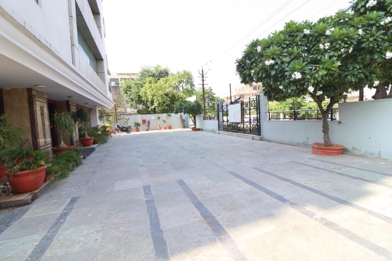Hotel Crestmont Ashapurna Jaipur, Banipark Esterno foto