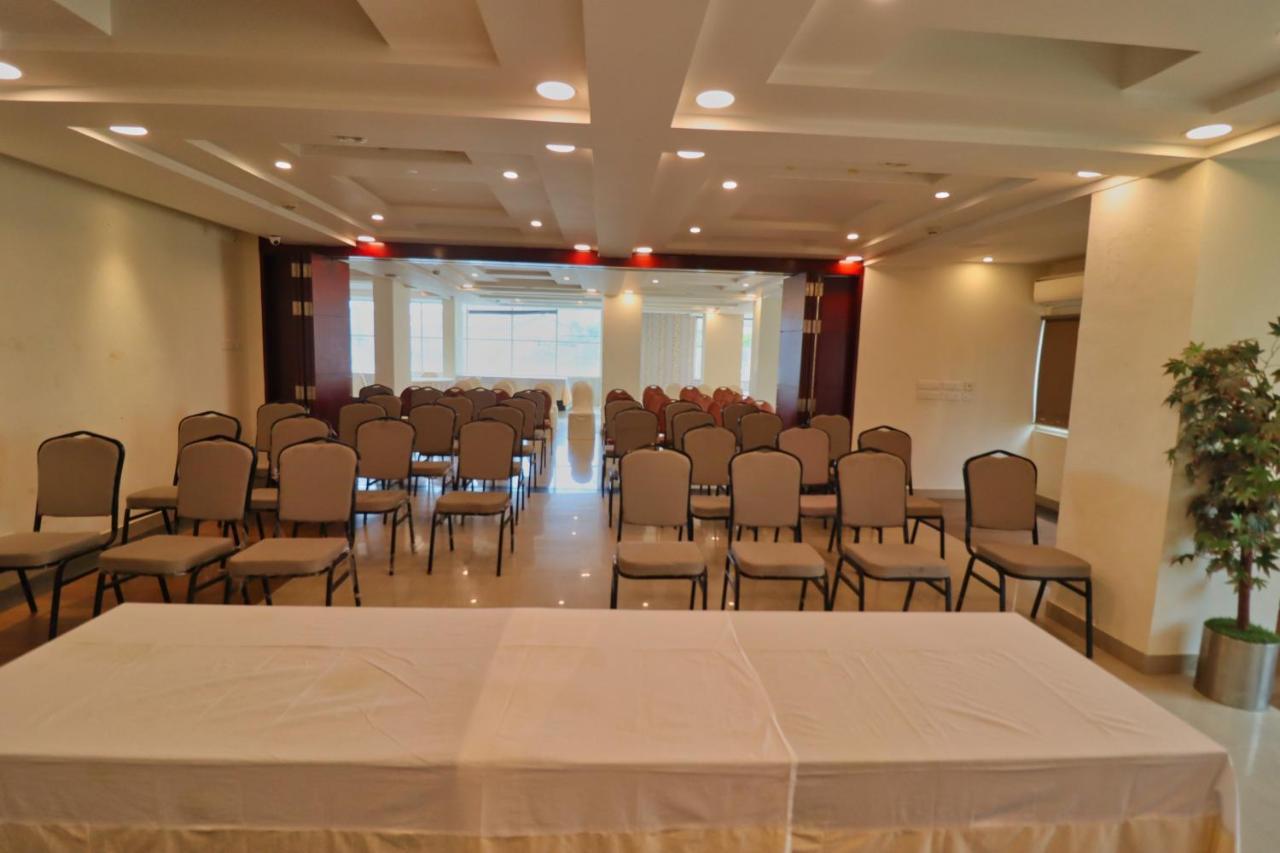 Hotel Crestmont Ashapurna Jaipur, Banipark Esterno foto