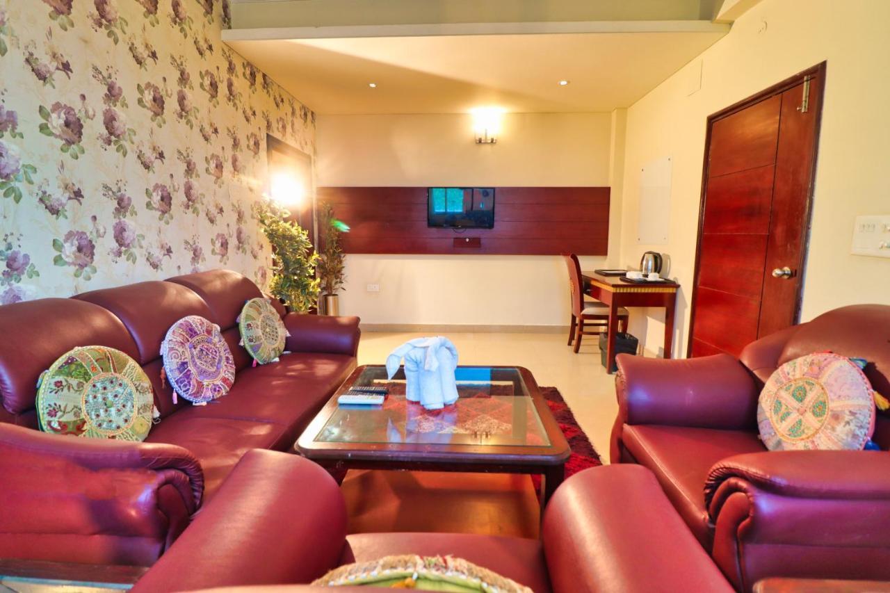 Hotel Crestmont Ashapurna Jaipur, Banipark Esterno foto
