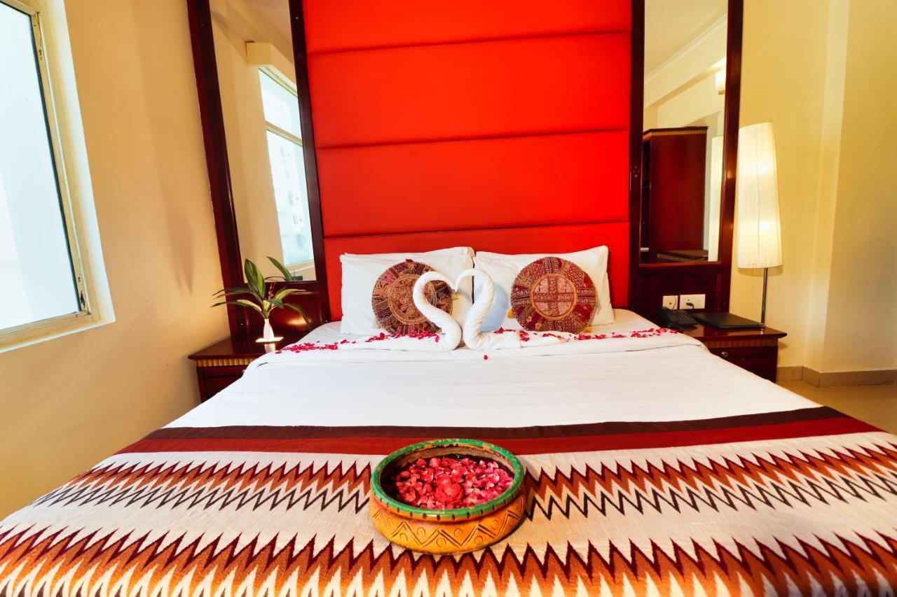 Hotel Crestmont Ashapurna Jaipur, Banipark Esterno foto
