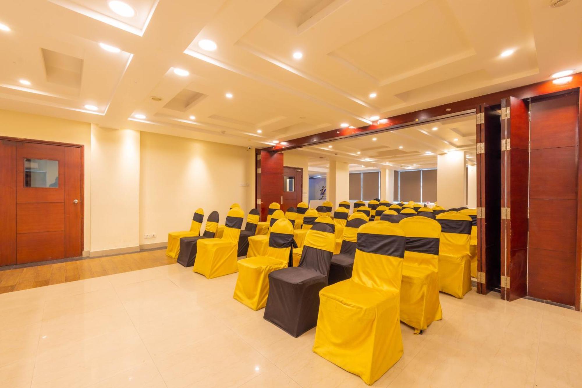 Hotel Crestmont Ashapurna Jaipur, Banipark Esterno foto